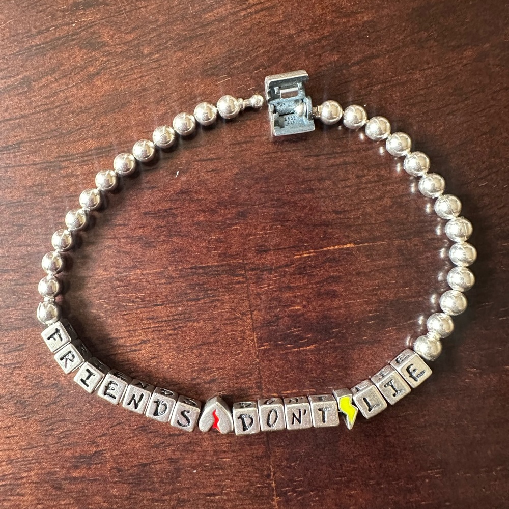 Pandora Stranger Things beaded bracelet 💔⚡️
